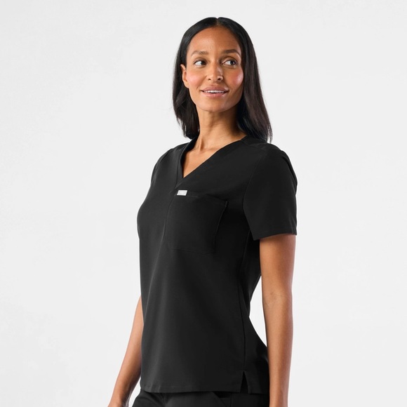 Figs Catarina black one pocket scrub top in size small - Picture 1 of 6